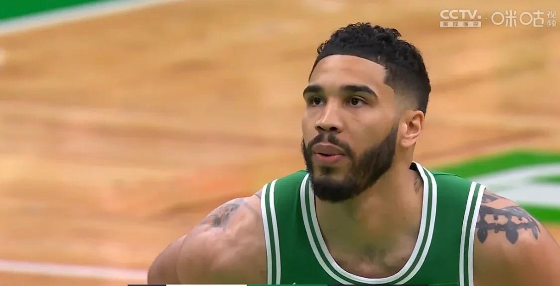 星空app-关于塔图姆重返赛场，夺冠首场状态出色，拜仁观众沸腾！全场沸腾不已的信息-星空app