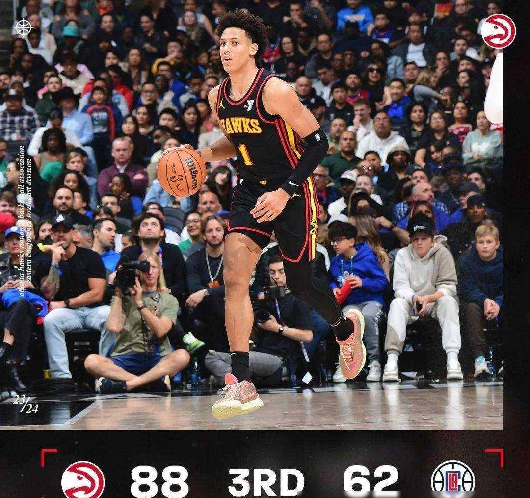 星空体育app-今晚欧冠焦点战；洛杉矶快船战术微调；引发热议；更衣室氛围转暖的简单介绍-星空体育app